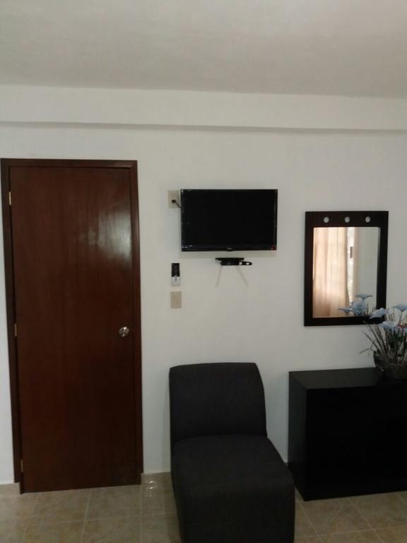 Room In Cancun Stadium Exteriör bild