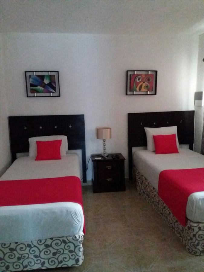 Room In Cancun Stadium Exteriör bild