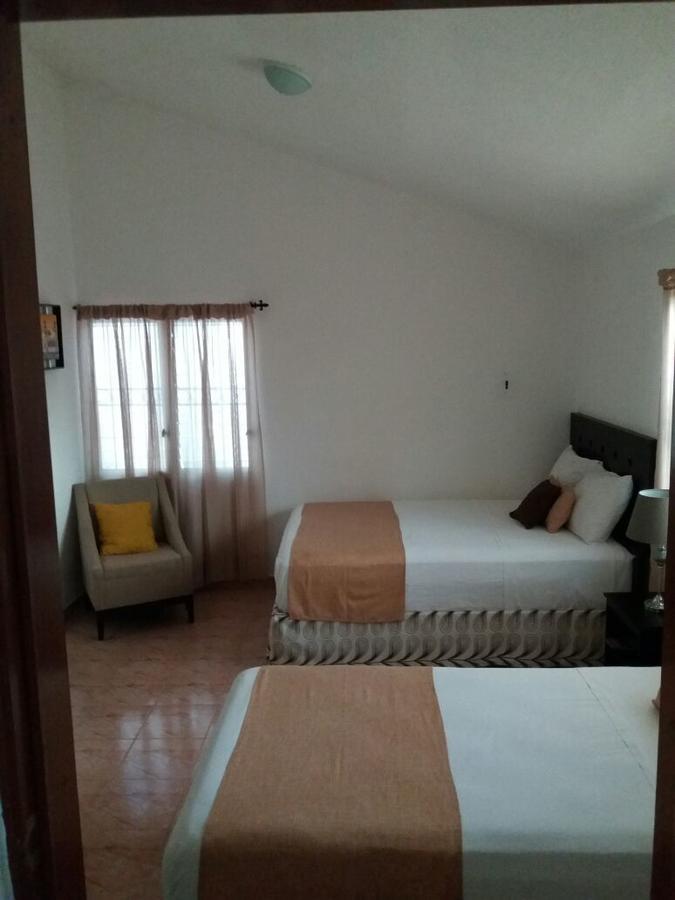 Room In Cancun Stadium Exteriör bild